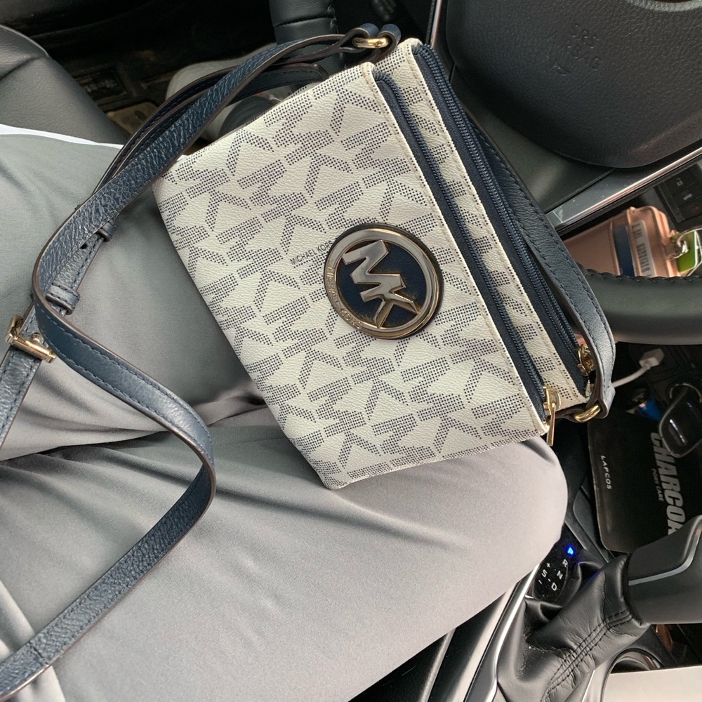 Michael kors purse